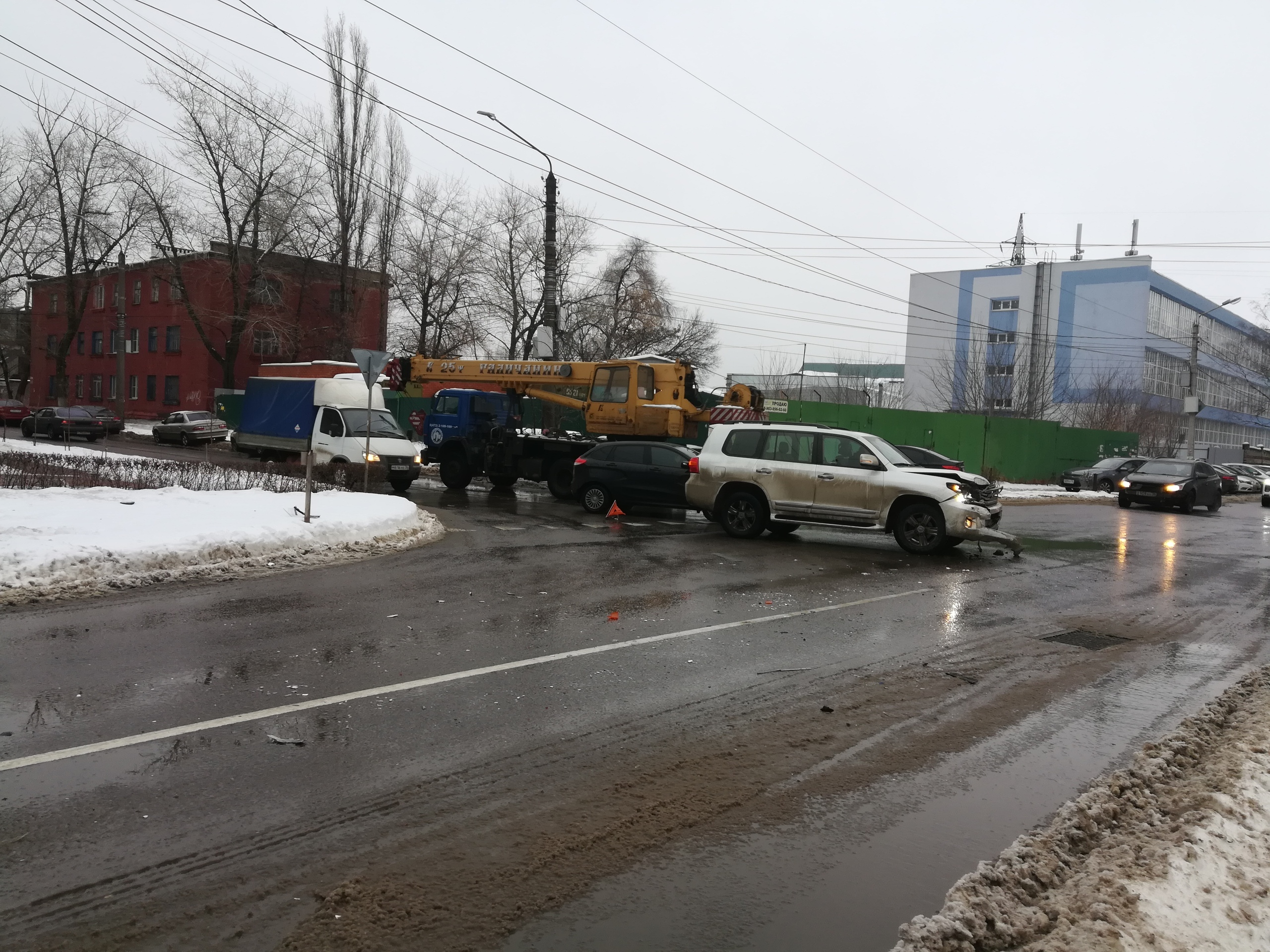 Парни из Цимлянска, не дрогнув, бросились спасать маленьких девочек в ледяную купель Парни из Цимлянска, не дрогнув, бросились спасать маленьких девочек в ледяную купель