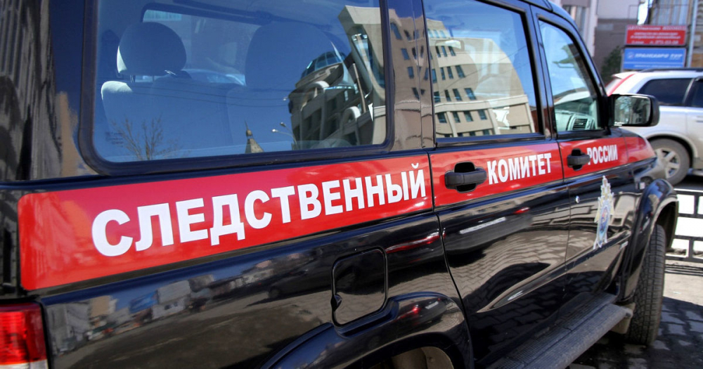 В Воронеже женщина упала с 8 этажа и разбилась о козырек обувного магазина В Воронеже женщина упала с 8 этажа и разбилась о козырек обувного магазина