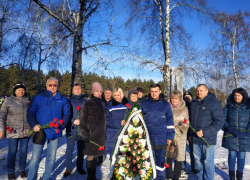 Сотрудники «РВК-Воронеж» почтили память погибших в боях за город Сотрудники «РВК-Воронеж» почтили память погибших в боях за город