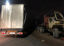 Появились кадры с места жуткого ДТП с грузовиками на М-4 в Воронеже Появились кадры с места жуткого ДТП с грузовиками на М-4 в Воронеже