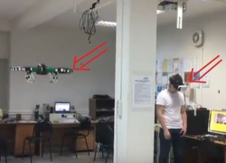 На видео попало, как воронежский ученый управляет глазами дронами На видео попало, как воронежский ученый управляет глазами дронами