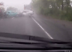 В сети появилось видео ДТП с пятью авто на трассе «Нововоронеж-Воронеж» В сети появилось видео ДТП с пятью авто на трассе «Нововоронеж-Воронеж»