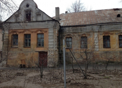 Одно из старейших зданий Воронежа стало коммунальным позором городских чиновников Одно из старейших зданий Воронежа стало коммунальным позором городских чиновников