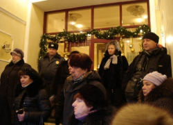 Предприниматели Центрального рынка Воронежа штурмовали мэрию и правительство: Колиух вышел на встречу, Гордеев нет Предприниматели Центрального рынка Воронежа штурмовали мэрию и правительство: Колиух вышел на встречу, Гордеев нет