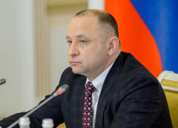 Временный губернатор Виталий Шабалатов празднует день рождения Временный губернатор Виталий Шабалатов празднует день рождения
