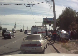 В сети появилось видео с ДТП на ВОГРЭСе, в котором погибла женщина В сети появилось видео с ДТП на ВОГРЭСе, в котором погибла женщина