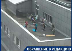 Йогу против акрофобии устроили на крыше ТЦ в Воронеже Йогу против акрофобии устроили на крыше ТЦ в Воронеже