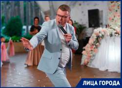 Жесткий розыгрыш от начальства, проблема КВН и сериал мечты: как Сергей Бабкин влюбился в юмор в Воронеже Жесткий розыгрыш от начальства, проблема КВН и сериал мечты: как Сергей Бабкин влюбился в юмор в Воронеже