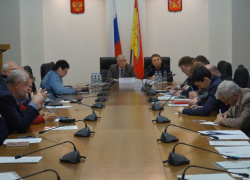 Под Воронежем Роспотребнадзор проверил колодцы, о которых говорили антиникелевые активисты Под Воронежем Роспотребнадзор проверил колодцы, о которых говорили антиникелевые активисты