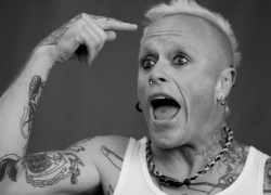 Умер вокалист The Prodigy, снявший сумасшедший фильм о Воронеже Умер вокалист The Prodigy, снявший сумасшедший фильм о Воронеже