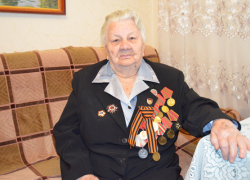 90-летняя участница ВОВ: чтобы выйти замуж, пришлось пойти на обман 90-летняя участница ВОВ: чтобы выйти замуж, пришлось пойти на обман