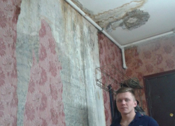 В Воронеже молодая пара не может завести ребенка из-за раздолбайства управляющей компании В Воронеже молодая пара не может завести ребенка из-за раздолбайства управляющей компании