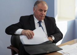 Экс-префект Чернышов рассказал, почему его арестованной дочери разрешено ходить по Воронежу Экс-префект Чернышов рассказал, почему его арестованной дочери разрешено ходить по Воронежу