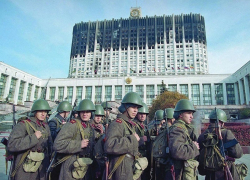 В октябре 93-го ушлого комсомольца Геннадия Макина искали весь день В октябре 93-го ушлого комсомольца Геннадия Макина искали весь день