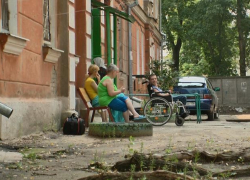 Из-за разрушенной дороги инвалид-колясочник стал заложником обрушившихся стен воронежского общежития Из-за разрушенной дороги инвалид-колясочник стал заложником обрушившихся стен воронежского общежития