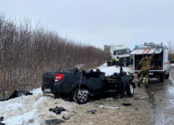 Опубликованы снимки с места смертельного ДТП Lada и грузовика в Воронежской области Опубликованы снимки с места смертельного ДТП Lada и грузовика в Воронежской области