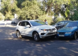 Засветившийся на скандальном видео с воронежским депутатом Volkswagen попадал в странное ДТП Засветившийся на скандальном видео с воронежским депутатом Volkswagen попадал в странное ДТП