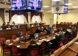 Песни про Путина уже не те, выяснилось на Воронежском политклубе Песни про Путина уже не те, выяснилось на Воронежском политклубе