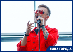 О подарочных штанах Шнурова и внутренней кухне "Голоса" рассказал воронежский участник шоу О подарочных штанах Шнурова и внутренней кухне "Голоса" рассказал воронежский участник шоу