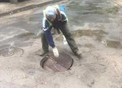 Воронежские власти нейтрализовали убийцу колес на улице Космонавтов Воронежские власти нейтрализовали убийцу колес на улице Космонавтов