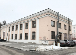 В Воронеже нашли проектировщика для подсобки театра оперы и балета В Воронеже нашли проектировщика для подсобки театра оперы и балета