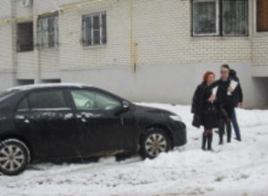 Судебные приставы отобрали машину у воронежского коррупционера Судебные приставы отобрали машину у воронежского коррупционера