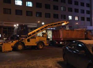 За прошедшую ночь в Воронеже вывезли 1765 кубометров снега За прошедшую ночь в Воронеже вывезли 1765 кубометров снега