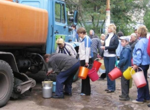 Названы адреса, где воронежцы смогут запастись водой во время отключения на выходных Названы адреса, где воронежцы смогут запастись водой во время отключения на выходных