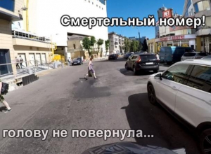 Дорожные нелепости снял от 1-го лица байкер в Воронеже Дорожные нелепости снял от 1-го лица байкер в Воронеже