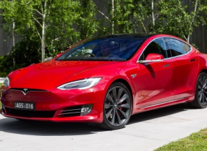 В Воронеже открыли автосалон Илона Маска Tesla В Воронеже открыли автосалон Илона Маска Tesla