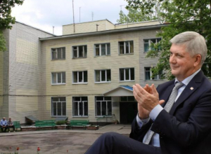 Воронежский дом-интернат милосердия одарил Гусева феноменальным доверием Воронежский дом-интернат милосердия одарил Гусева феноменальным доверием
