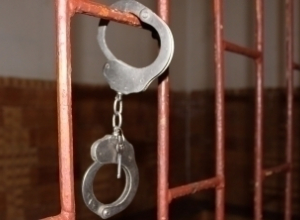 53-летняя женщина заливала в горло матери уксус и белизну в Воронежской области 53-летняя женщина заливала в горло матери уксус и белизну в Воронежской области