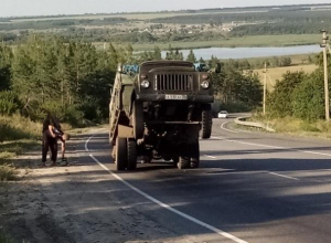 Воронежцы сравнили вставший на дыбы грузовик с Оптимусом Праймом Воронежцы сравнили вставший на дыбы грузовик с Оптимусом Праймом
