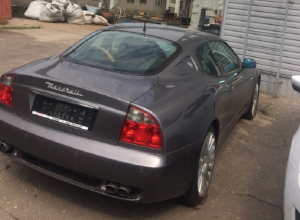 Брошенный хозяином Maserati Coupe нашли на Дорожной в Воронеже Брошенный хозяином Maserati Coupe нашли на Дорожной в Воронеже
