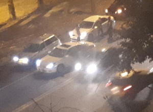 Разборка водителей на дороге создала автомобильный затор в Воронеже Разборка водителей на дороге создала автомобильный затор в Воронеже