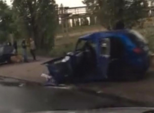 Страшные последствия ДТП с Matiz и BMW сняли в Воронеже Страшные последствия ДТП с Matiz и BMW сняли в Воронеже
