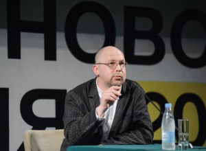 В Воронеже писатель Алексей Иванов торжественно получил от губернатора 1 миллион рублей В Воронеже писатель Алексей Иванов торжественно получил от губернатора 1 миллион рублей