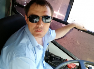 Воронежский маршрутчик устроил табачную камеру в салоне автобуса Воронежский маршрутчик устроил табачную камеру в салоне автобуса