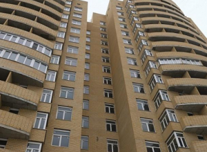 В Воронеже житель многоэтажки поливает мочой соседей В Воронеже житель многоэтажки поливает мочой соседей