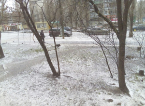 Воронежцы ужаснулись видом улицы Шендрикова после града Воронежцы ужаснулись видом улицы Шендрикова после града