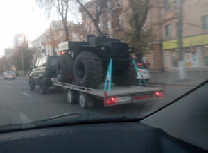 Неведомый вездеход сфотографировали на дороге в Воронеже Неведомый вездеход сфотографировали на дороге в Воронеже