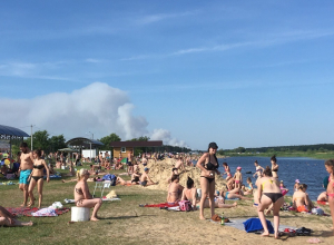 Воронежец снял пляжный экстаз земляков на фоне полыхающего леса Воронежец снял пляжный экстаз земляков на фоне полыхающего леса