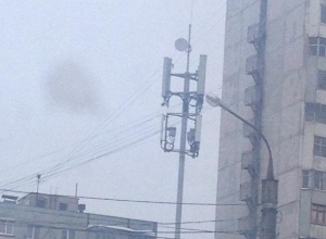 Воронежцев встревожило странное оборудование над светофором Воронежцев встревожило странное оборудование над светофором