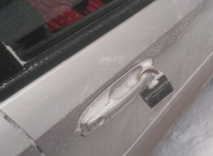 Вымогатели повесили замок на дверь воронежской автомобилистки Вымогатели повесили замок на дверь воронежской автомобилистки