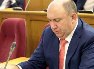 Пытавшие воронежского депутата бандиты украли оружие и золото Пытавшие воронежского депутата бандиты украли оружие и золото