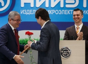 Почему племянница Рогозина «похоронила» гендиректора «дочки» концерна «Созвездие» Почему племянница Рогозина «похоронила» гендиректора «дочки» концерна «Созвездие»