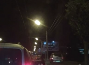 Оригинальный объезд пробки «змейкой» на воронежском мосту сняли на видео Оригинальный объезд пробки «змейкой» на воронежском мосту сняли на видео