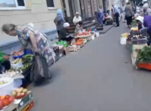 Горожане устали от уличных коммерсантов в центре Воронежа Горожане устали от уличных коммерсантов в центре Воронежа