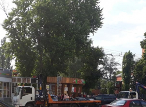 Парковку «не очень умного человека» показали на фото в Воронеже Парковку «не очень умного человека» показали на фото в Воронеже