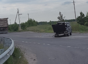 Опубликованы снимки ужасной аварии «шестерки» с цыганами под Воронежем Опубликованы снимки ужасной аварии «шестерки» с цыганами под Воронежем